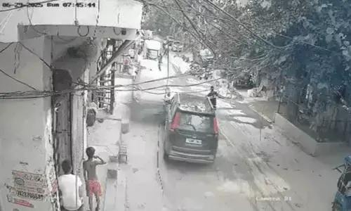 गुरुग्राम में युवक को 20 मीटर तक घसीटा, 6 गाड़ियों में मारी टक्कर