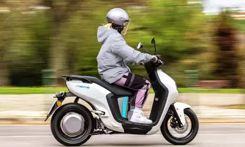 सुजुकी, हीरो, यामाहा लॉन्च करेंगी नए इलेक्ट्रिक स्कूटर, जानें कीमत और फीचर