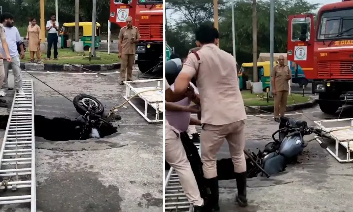 चंडीगढ़ में T-Point पर अचानक धंसी सड़क, बाइक समेत गड्ढे में गिरा युवक, देखें वीडियो