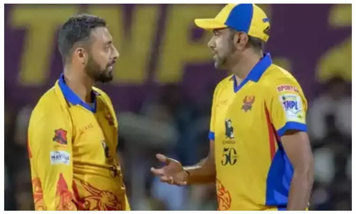 varun chakravarthy income