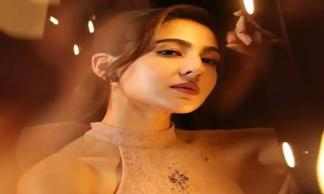 मेट्रो इन दिनो के प्रमोशन में छाया एक्ट्रेस Sara Ali Khan का ग्लो, ब्लश पिंक ड्रेस में किया फैंस को दीवाना