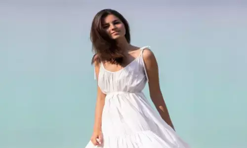 Fashion Hacks: व्हाइट ड्रेस पहनने से पहले ये ब्रा टिप्स जरूर जान लें, नहीं तो हो सकता है बड़ा ब्लंडर! Fashion Hacks: व्हाइट ड्रेस पहनने से पहले ये ब्रा टिप्स जरूर जान लें, नहीं तो हो सकता है बड़ा ब्लंडर!