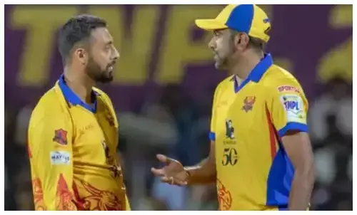 varun chakravarthy income