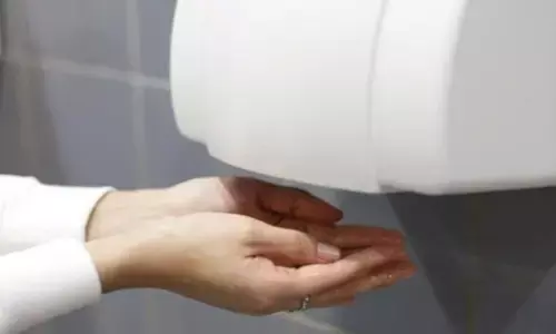 Health Tips: क्या आप भी बार-बार हैंड ड्रायर का इस्तेमाल करते हैं? सेहत को पहुंच सकता है नुकसान Health Tips: क्या आप भी बार-बार हैंड ड्रायर का इस्तेमाल करते हैं? सेहत को पहुंच सकता है नुकसान