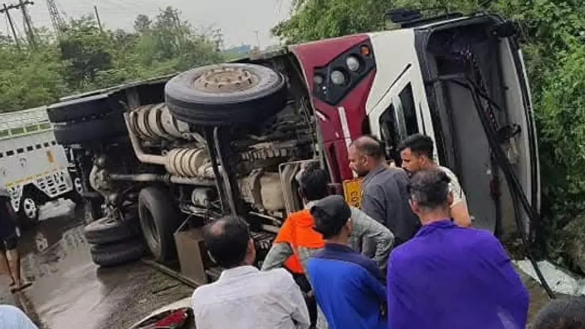 Nalagarh HRTC bus accident, HRTC bus news today, Himachal road accident July 2025, हिमाचल बस हादसा Nalagarh HRTC bus accident, HRTC bus news today, Himachal road accident July 2025, हिमाचल बस हादसा