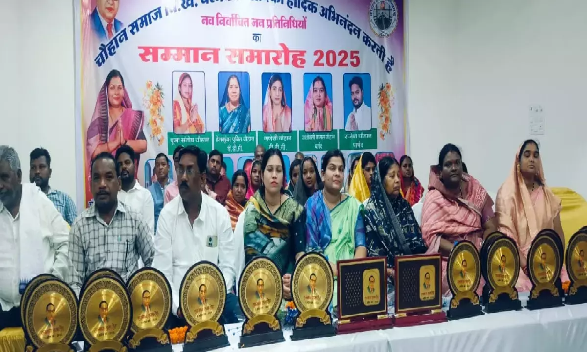 MLA Uttari Jangde sitting on the stage