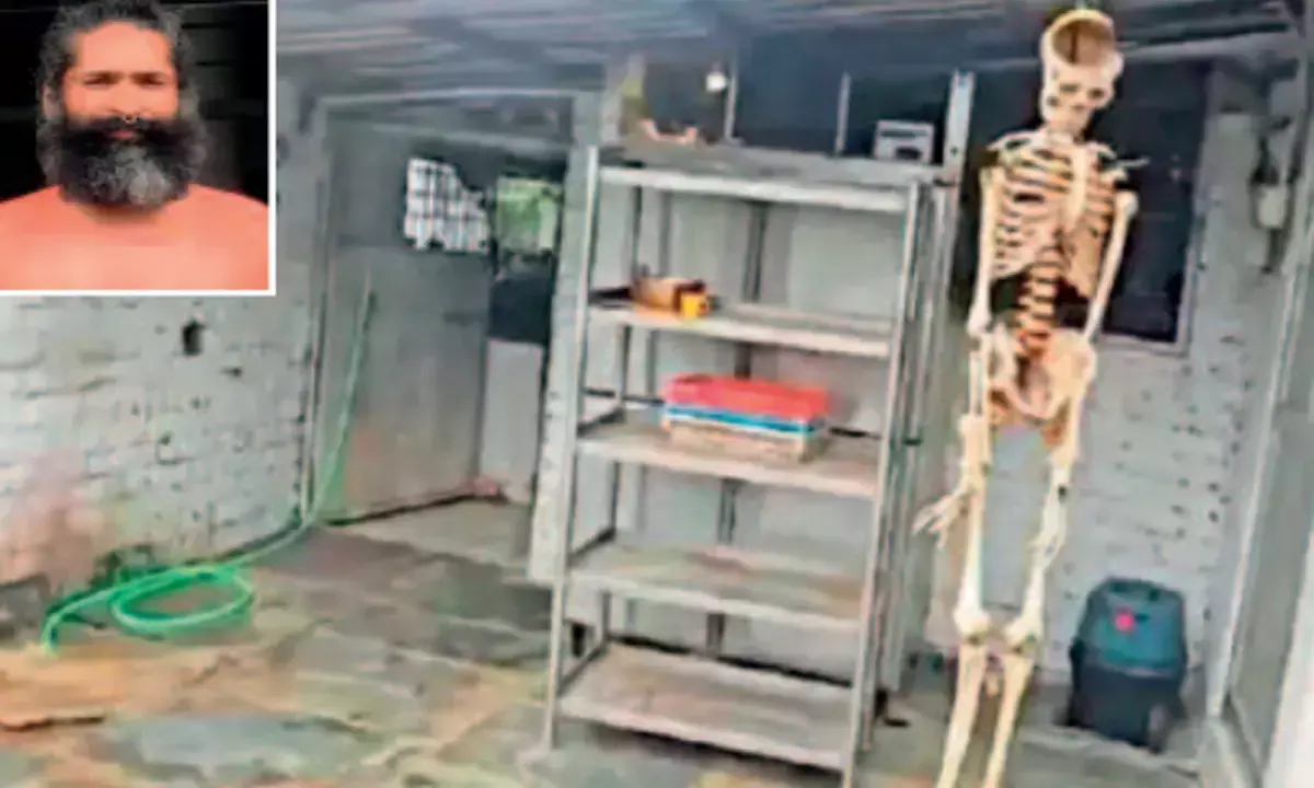 योगी बाबा की खुली कुंडली : 22 हजार विदेशियों को योग सिखा खरीदी करोड़ों की संपत्ति, पुलिस ने बाबा के सीए से मांगी इनकम डिटेल योगी बाबा की खुली कुंडली : 22 हजार विदेशियों को योग सिखा खरीदी करोड़ों की संपत्ति, पुलिस ने बाबा के सीए से मांगी इनकम डिटेल