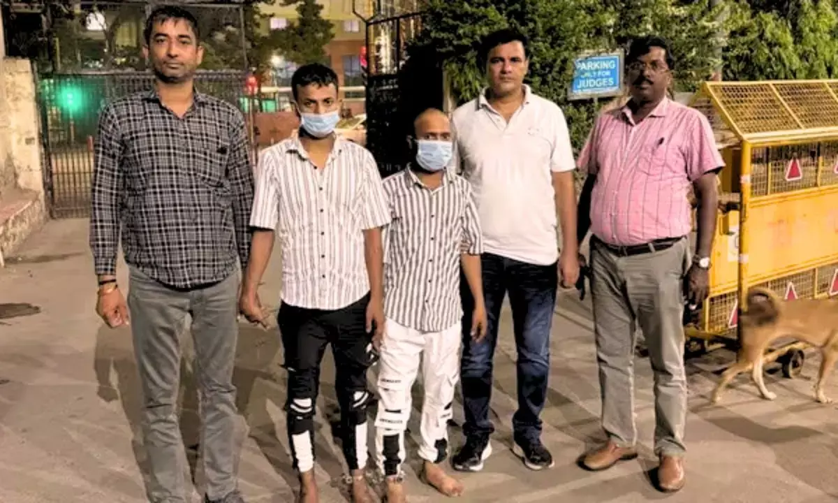 Delhi Police Arrested two Snatchers