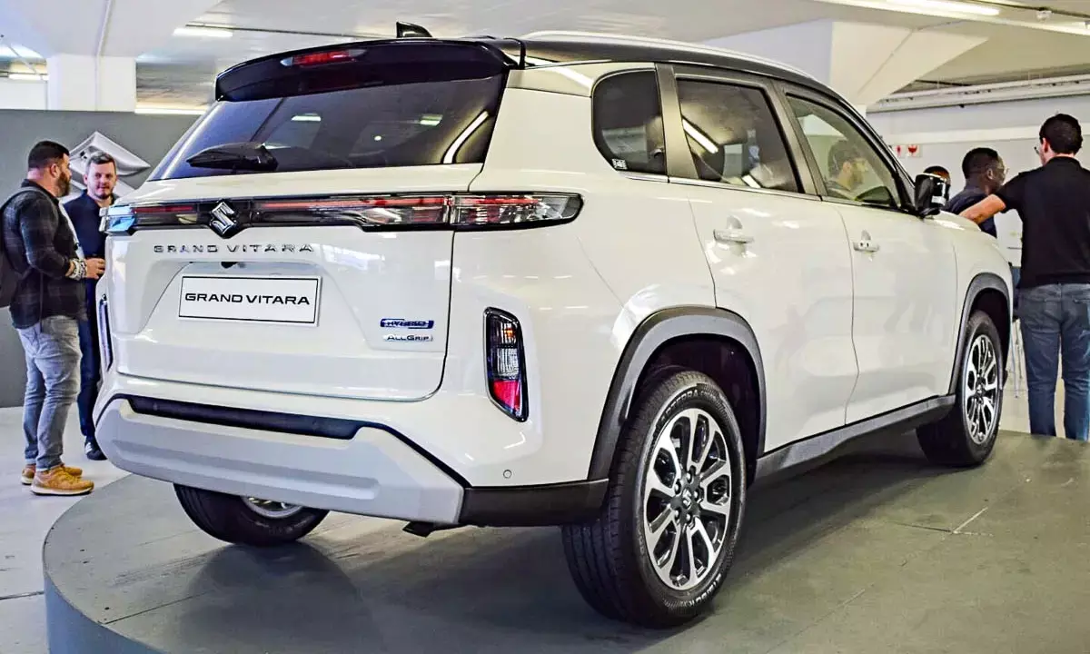 इन 3 शानदार हाइब्रिड कारों पर आया गजब का डिस्काउंट, ₹1.85 लाख सस्ते में खरीदने का मौका