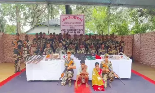 Two Naxalites arrested by the soldiers