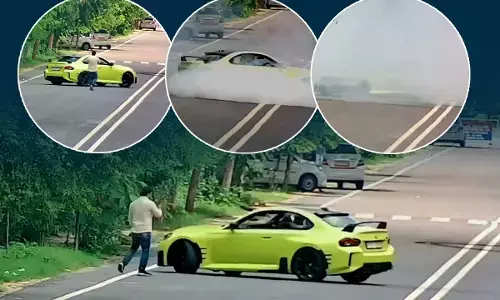 Dangerous car stunts in Noida