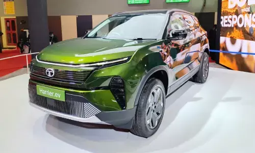 भारतीय ग्राहकों ने इस इलेक्ट्रिक SUV को बनाया सुपरहिट, 24 घंटे में मिल गईं 10000 बुकिंग