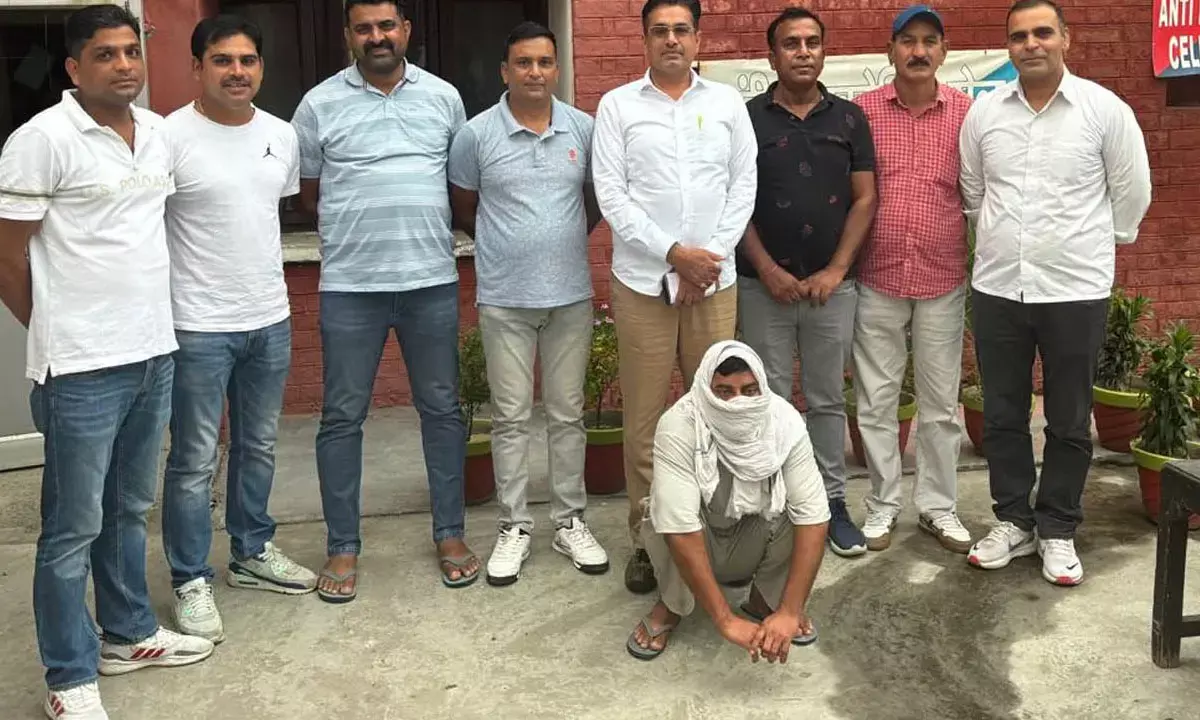 Heroin smuggler arrested