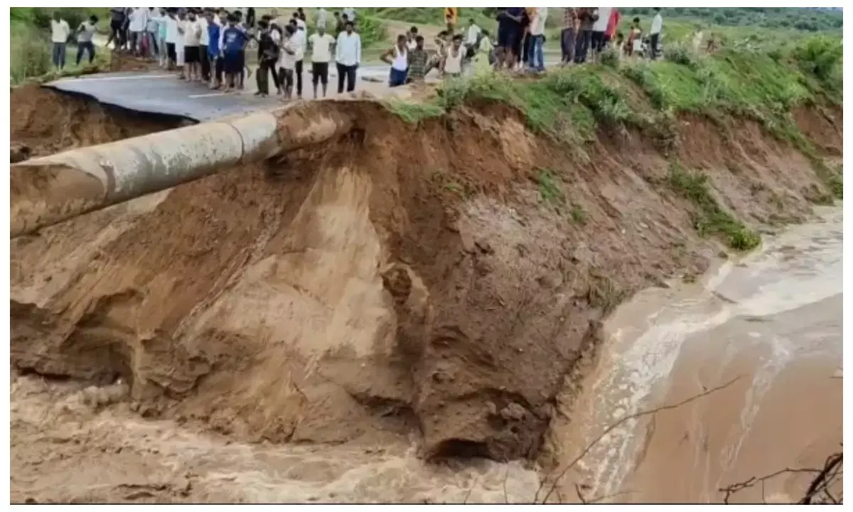road connecting NH-52 in Jhunjhunu got washed away