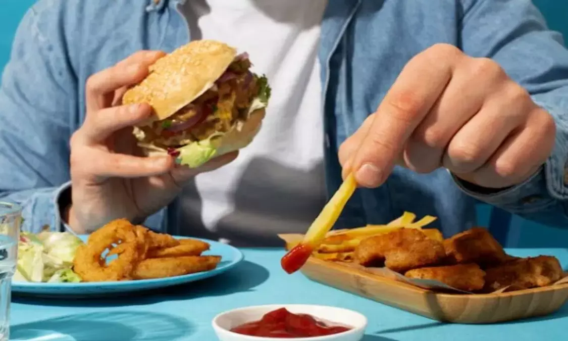 कहीं आप भी तो रोज नहीं खाते मसालेदार खाना, सेहत पर सकता है बुरा असर