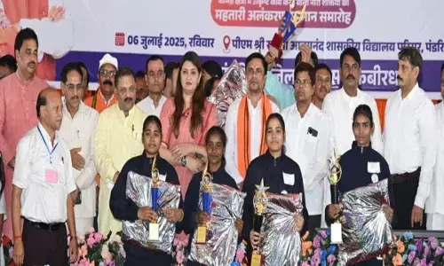 Mahtari decoration honor ceremony