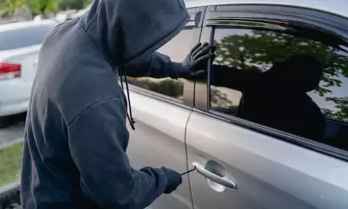 कार को चोरी से बचाएगा ये उपाय, जानें कैसे काम करता है लॉकिंग सिस्टम?
