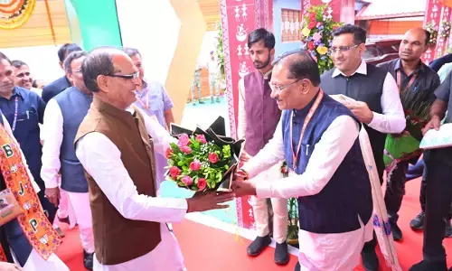 CM Vishnu Deo Sai welcoming Union Minister Shivraj Singh Chouhan