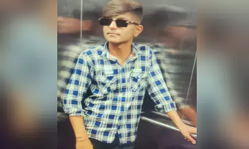 फ्री फायर गेम में खोया किशोर : बिलासपुर में सड़क पर फिसलकर गिरा, हुई मौत फ्री फायर गेम में खोया किशोर : बिलासपुर में सड़क पर फिसलकर गिरा, हुई मौत