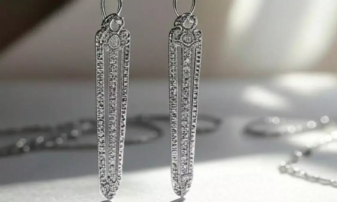 Hariyali Teej 2025: साड़ी के साथ इन झुमकों को पहनना न भूलें, खूबसूरती में लग जाएंगे चार चांद