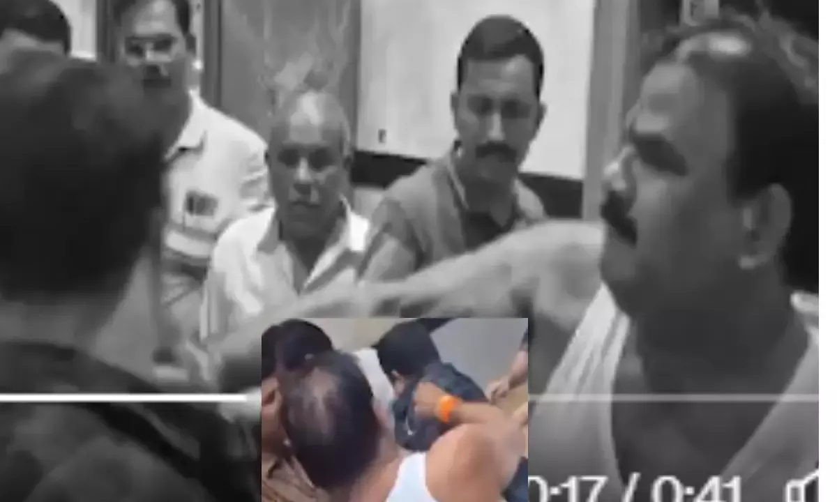 मुंबई में शिवसेना विधायक संजय गायकवाड़ ने खोया आपा, कैंटीन कर्मचारी को पीटा; देखें Video