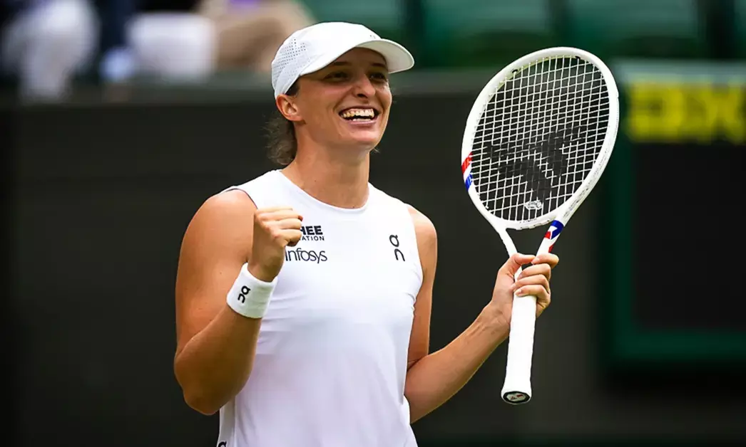 विंबलडन 2025 सेमीफाइनल में पहुंचने के बाद जश्न मनातीं इगा स्वियातेक