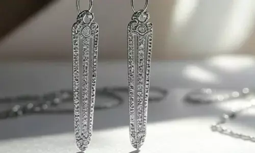 Hariyali Teej 2025: साड़ी के साथ इन झुमकों को पहनना न भूलें, खूबसूरती में लग जाएंगे चार चांद