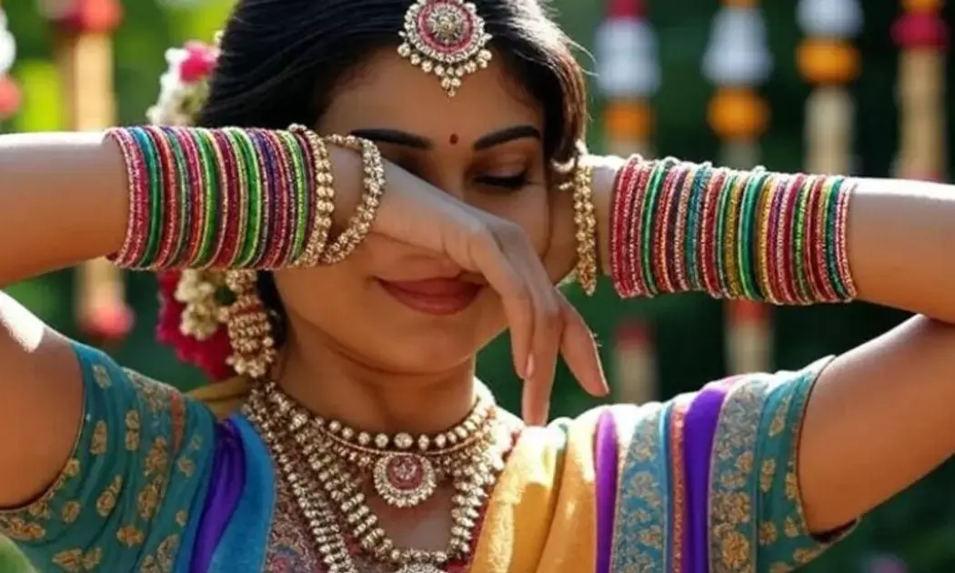 Hariyali Teej रंग बिरंगी चूड़ियों से सजाएं अपना हाथ