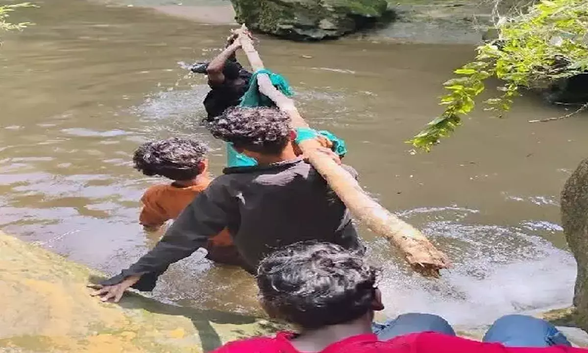 youth rescued the woman