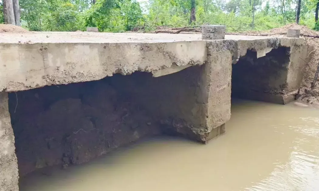 Construction work stopped due to collusion between officer and leader