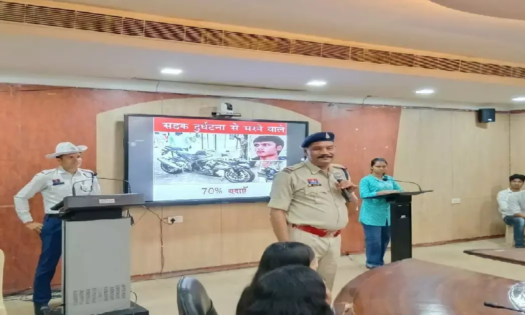 Police officer giving information about traffic