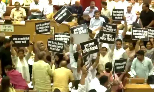 MCD AAP protests for 12000 sanitation contract workers regularization