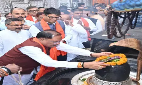 CM Vishnudev Sai offering prayers at Satyanarayan Baba Dham