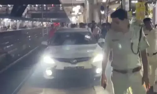 Gwalior Railway Station Car on Platform Video