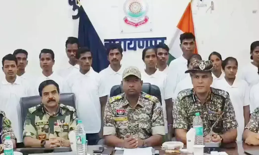 22 Naxalites surrendered