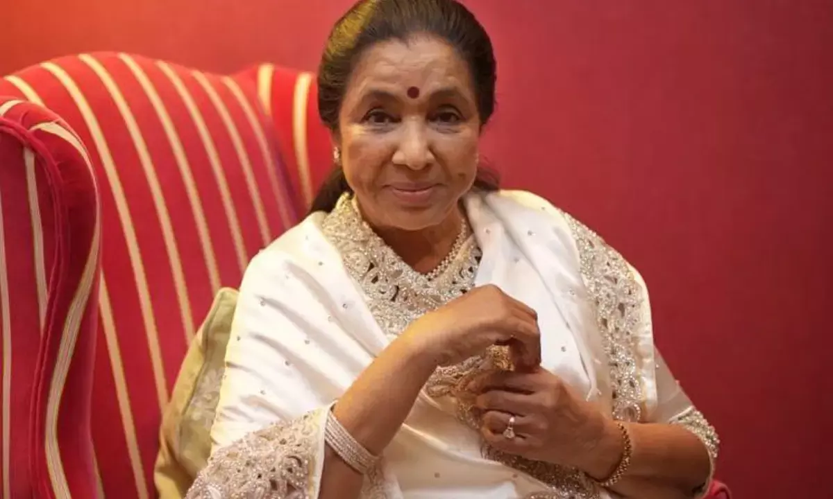 आशा भोसले की मौत की अफवाहों पर उनके बेटे ने प्रतिक्रिया दी