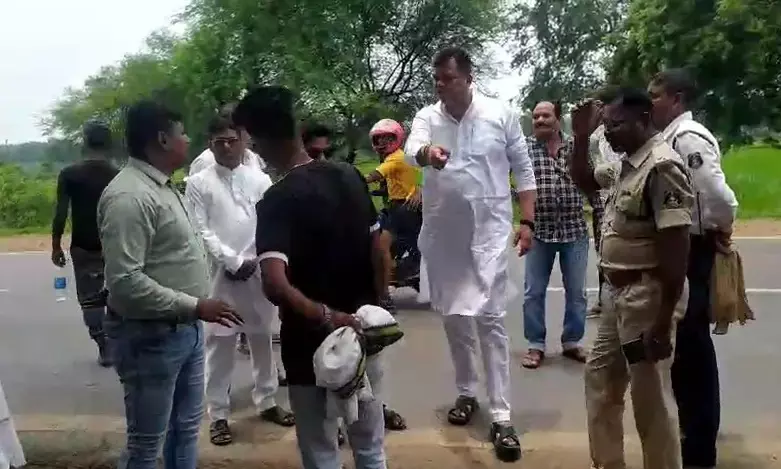 MLA Sandeep Sahu talking to officials