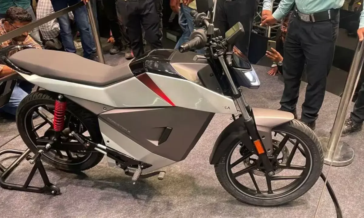 कंपनी ने इस मोटरसाइकिल के 4.5 kWh वैरिएंट की डिलीवरी शुरू की, फुल चार्ज पर 252Km रेंज