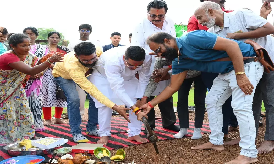 MLA Rakesh Sen performed the Bhoomi Pujan