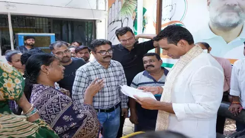 MLA Devendra Yadav listening to the problems of the people MLA Devendra Yadav listening to the problems of the people