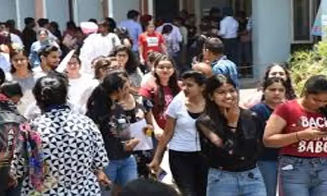 PWD में इंजीनियर भर्ती परीक्षा : व्यापम ने पूछा-जल का घरेलू स्त्रोत, बुलडोजर की खासियत