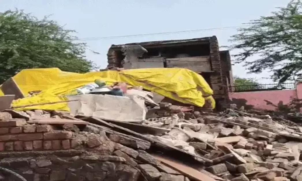 Houses collapsed in rain