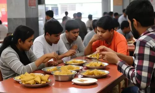 स्वास्थ्य मंत्रालय का आदेश: जलेबी में कितनी चीनी? चेतावनी बोर्ड लगाकर बताएं