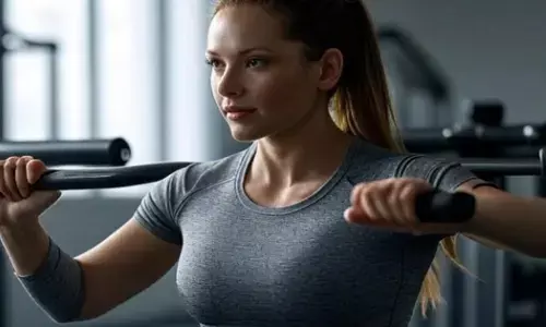 30 के बाद सेहत का ख्याल रखती हुई महिला 30 के बाद सेहत का ख्याल रखती हुई महिला