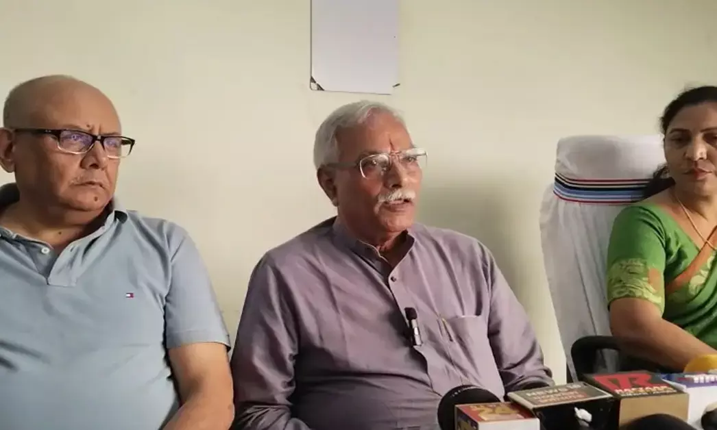 बिजली दर पर सियासत : कांग्रेस के प्रदेश प्रवक्ता सुरेंद्र शर्मा बोले - भाजपा सरकार ने जनता को लूटा है