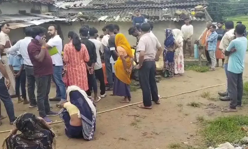 आगजनी की घटना से गांव में शोक की लहर