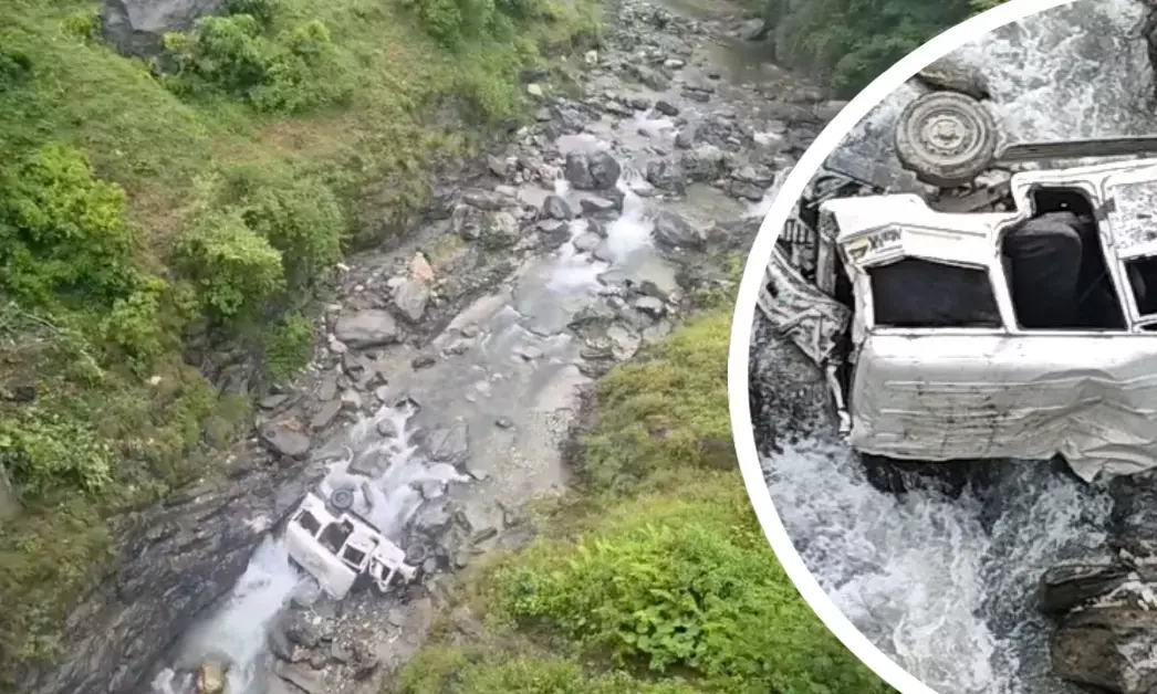 पिथौरागढ़ में दर्दनाक हादसा: 150 फीट गहरी खाईं में गिरी जीप, 8 की मौत