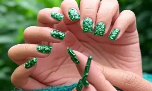 हरियाली तीज के लिए नेल आर्ट डिजाइन हरियाली तीज के लिए नेल आर्ट डिजाइन
