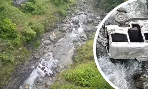 पिथौरागढ़ में दर्दनाक हादसा: 150 फीट गहरी खाईं में गिरी जीप, 8 की मौत
