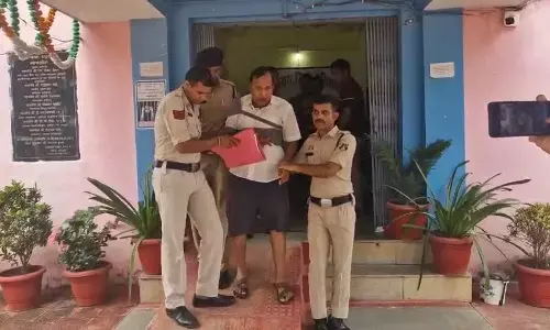 The principal in charge of the police was arrested